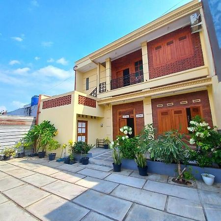 Вилла Sabi House Lesmana 2 By Simply Homy Джокьякарта Экстерьер фото